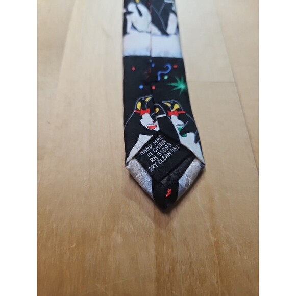 Hallmark Men's Penguins Partying Tie Black & White - Picture 7 of 11